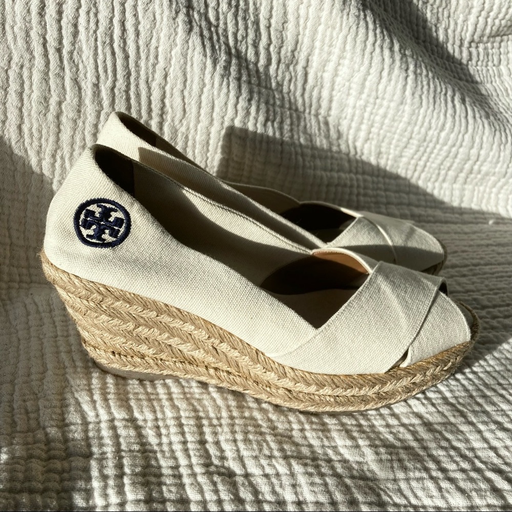 Tory Burch Filipa Wedge Espadrille in Natural, size 8.